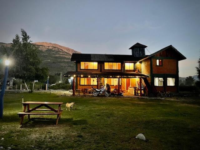 Hostal Del Rio El Bolsón Esterno foto